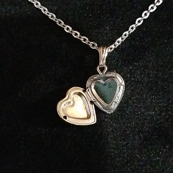 Silver Heart Locket - Picture 2 of 3